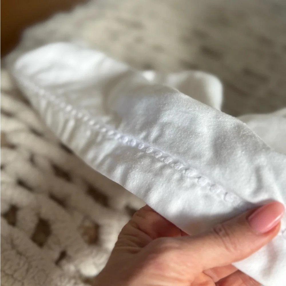 White KING “SKY” pima cotton thick duvet with top stitch Detail